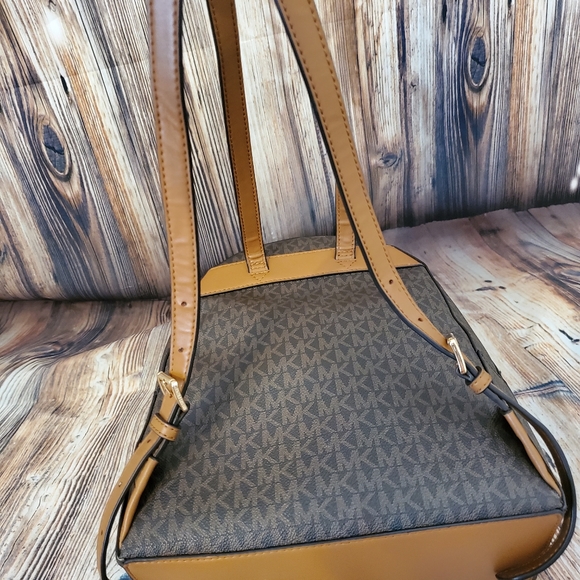 Michael Kors Valerie Medium Backpack (Brown Acorn) - Picture 14 of 14